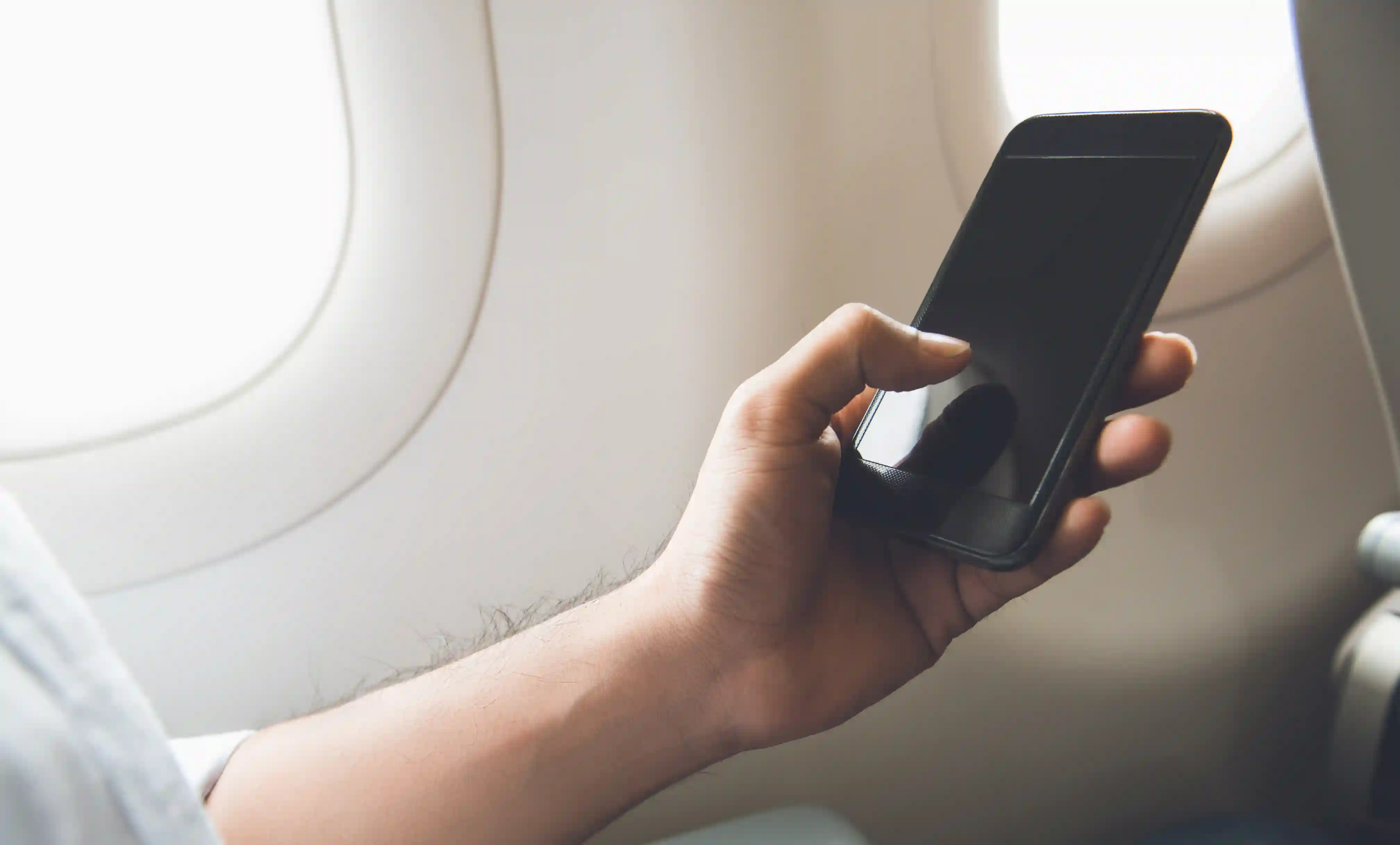 Modo avión: 5 usos GENIALES más allá de los vuelos