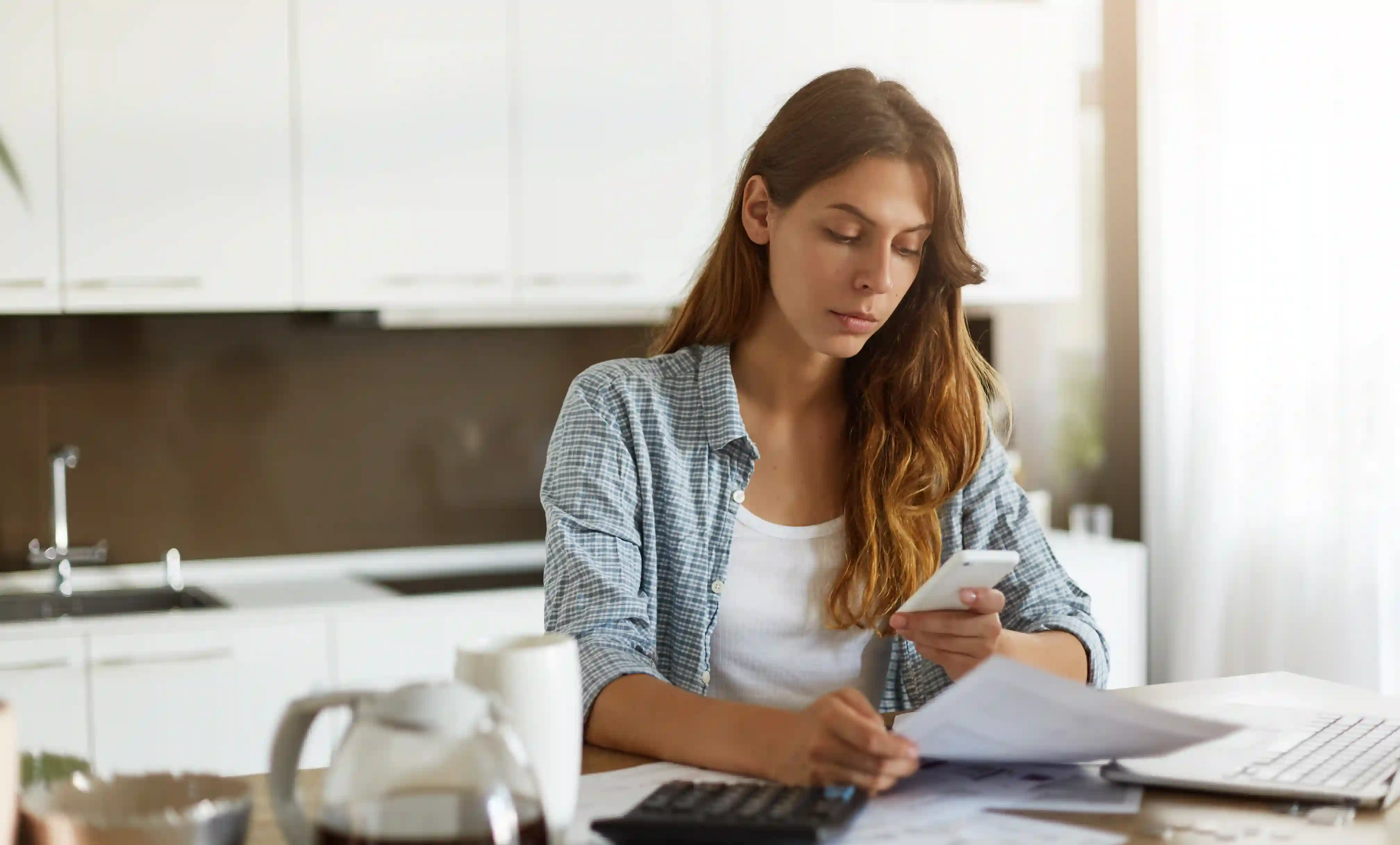 Consejos para ahorrar en tu factura de teléfono sin complicaciones